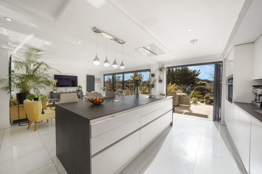 Property photo 1 of 23 4873650