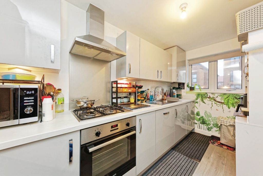 Property photo 2 of 20 Pbox-Img.Jpg