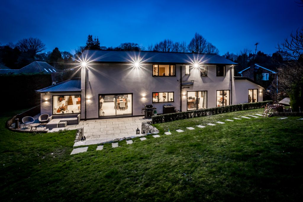 Property photo 2 of 35