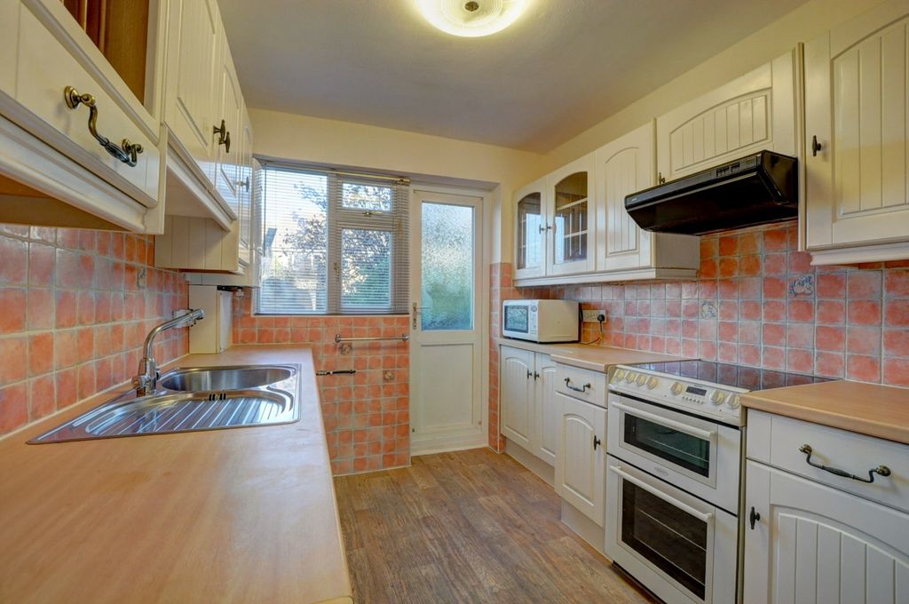 Property photo 3 of 8 2442-Hr-3