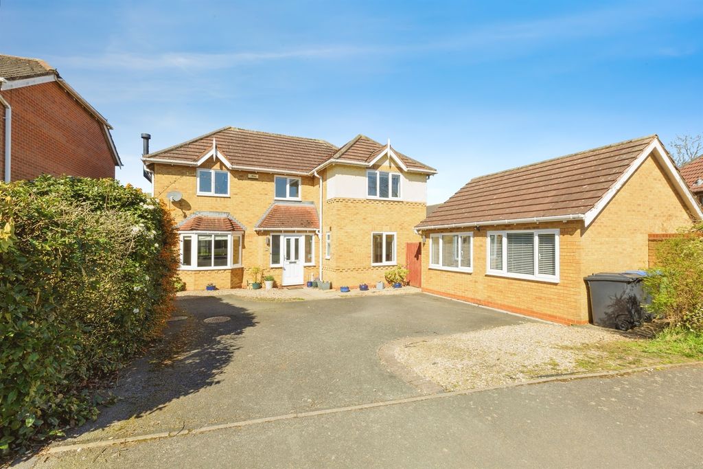 Property photo 1 of 17