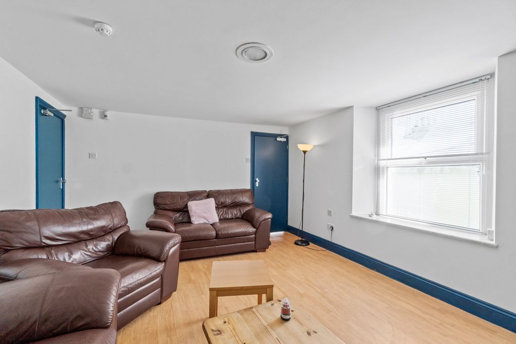 Property photo 3 of 6 0006