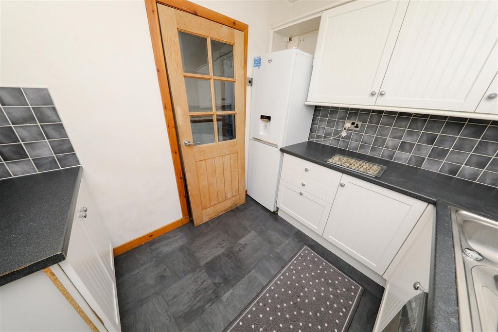 Property photo 3 of 12 C