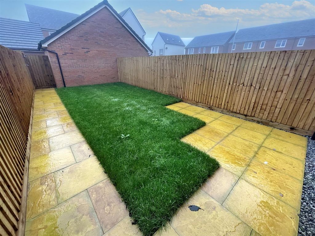 Property photo 2 of 10