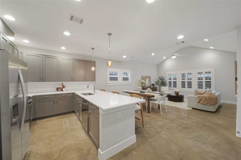 Property photo 3 of 19 <Alttext/>