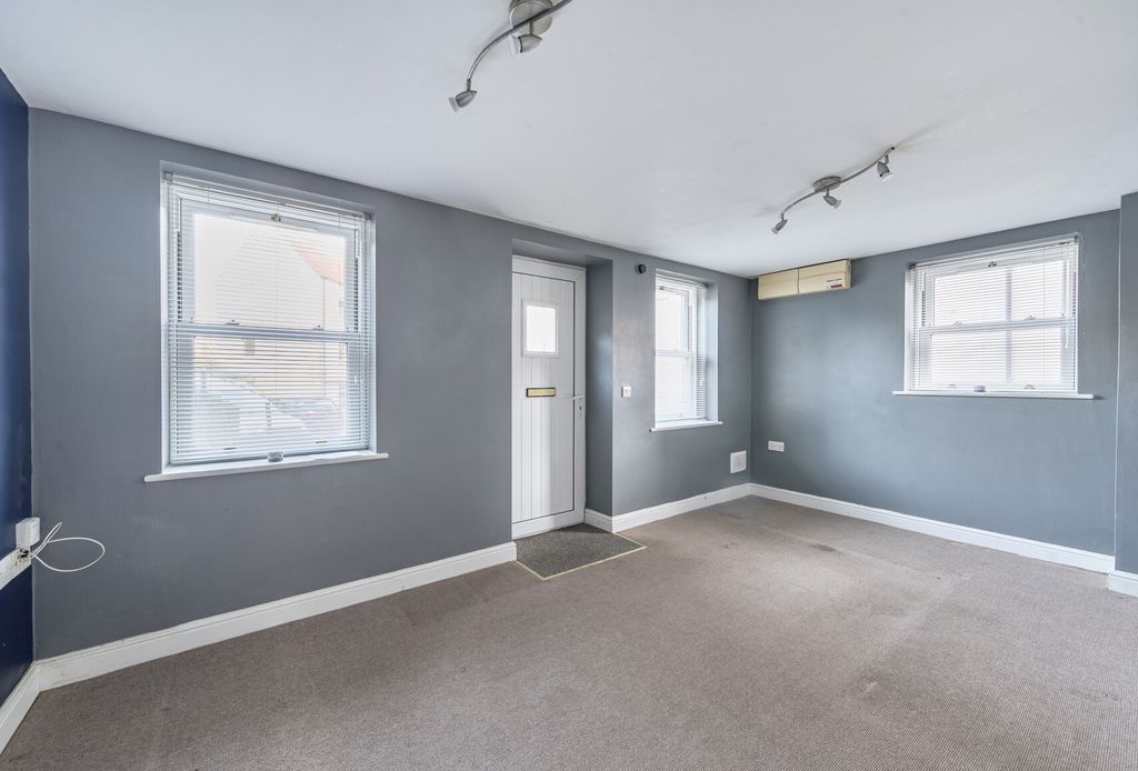 Property photo 2 of 12 1364642-4-68E3F5B...