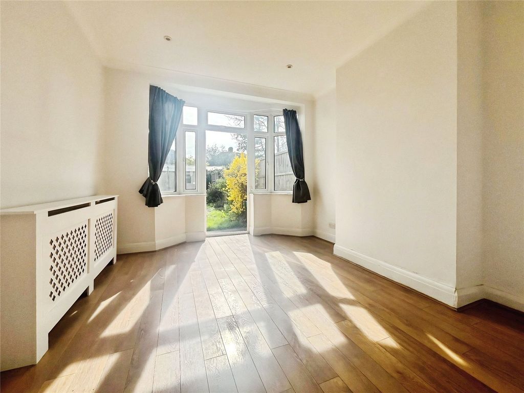 Property photo 2 of 10 Dining Room