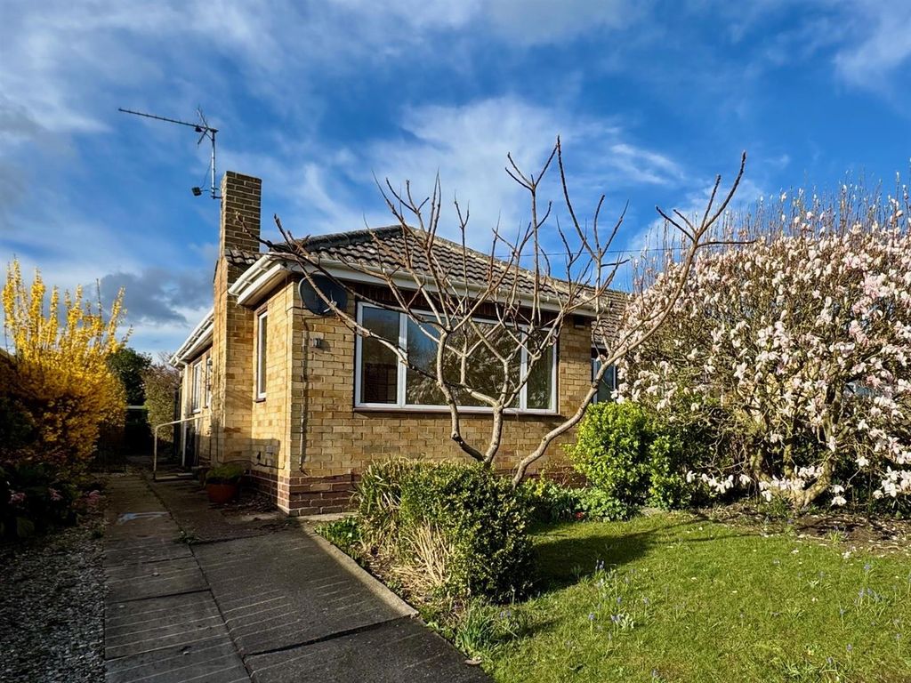 Property photo 1 of 9 Front