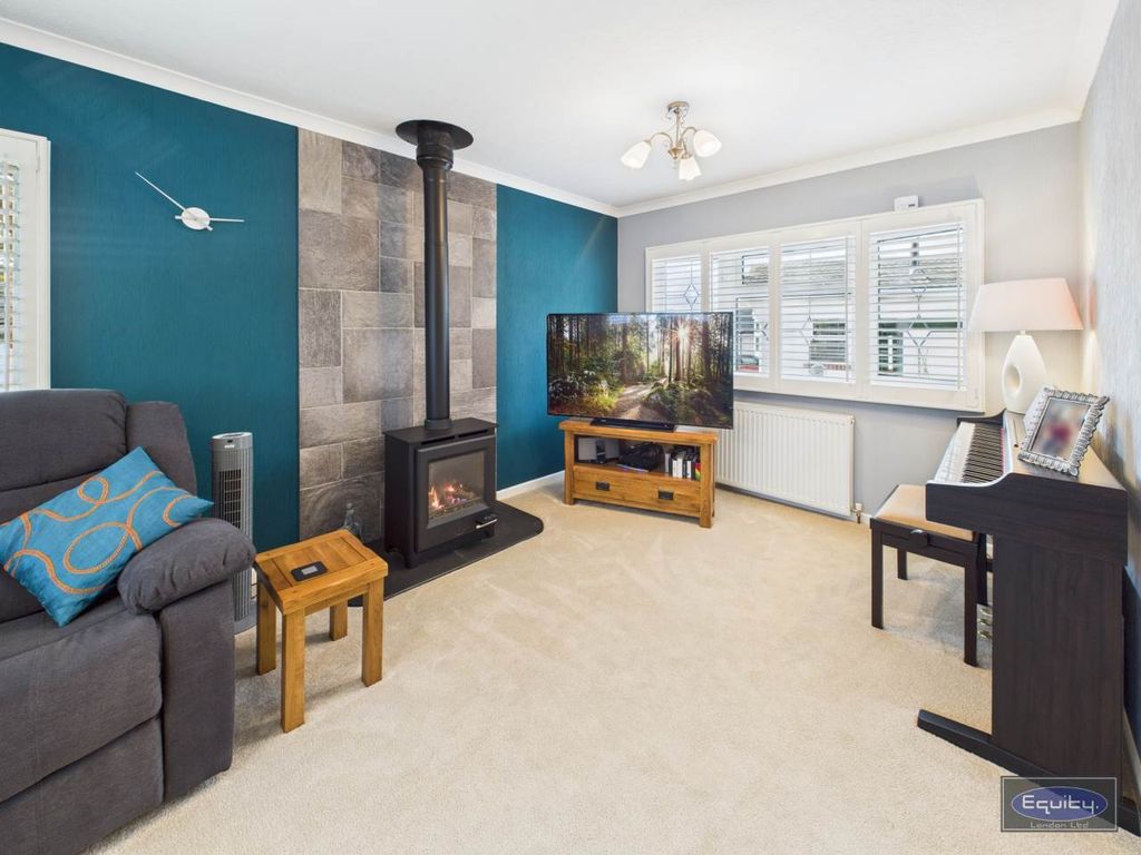 Property photo 3 of 20 Living Room