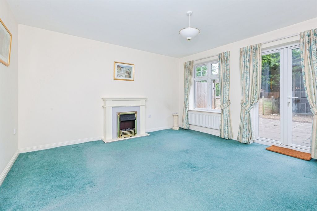 Property photo 2 of 20