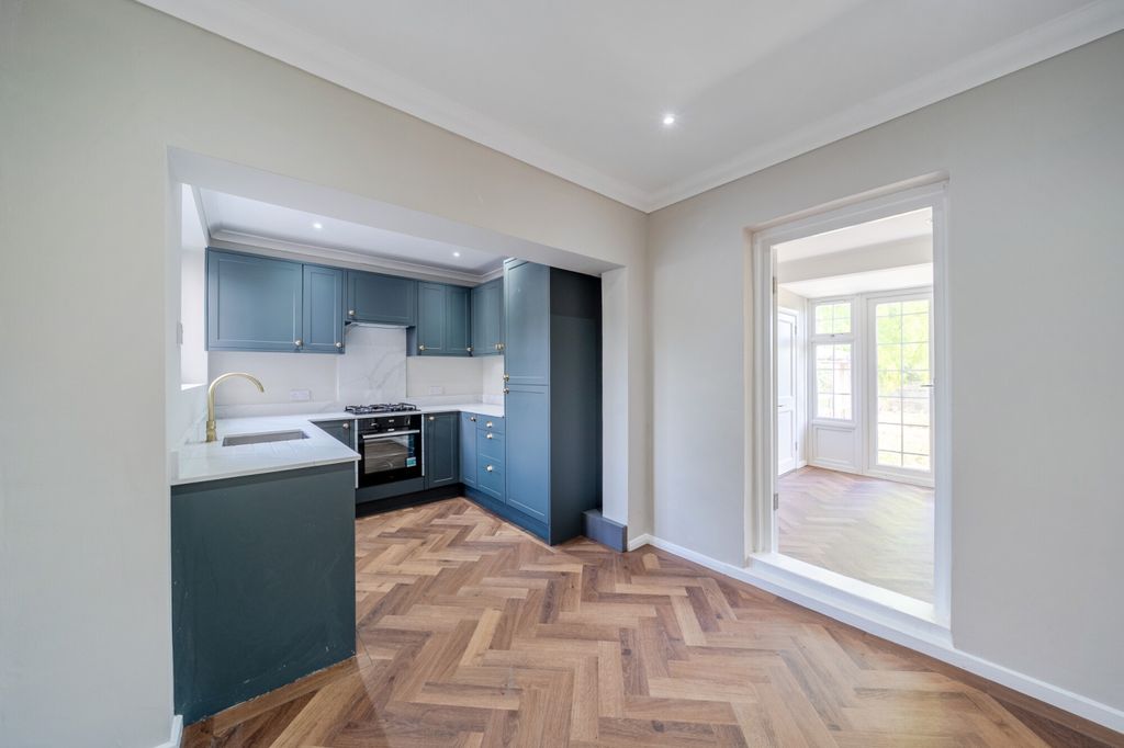 Property photo 3 of 22 1512162-5-1A05c48...