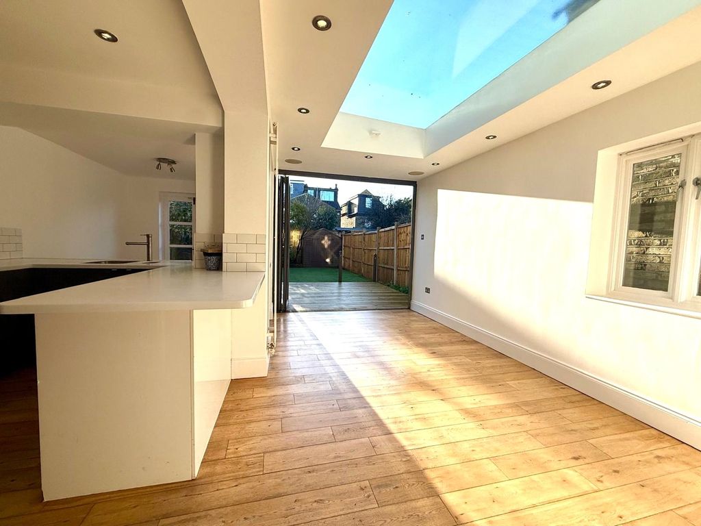 Property photo 2 of 14 Picture No. 60