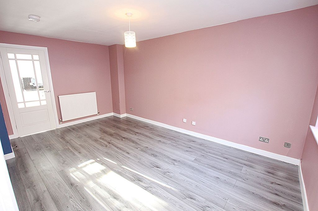 Property photo 2 of 15 Lounge