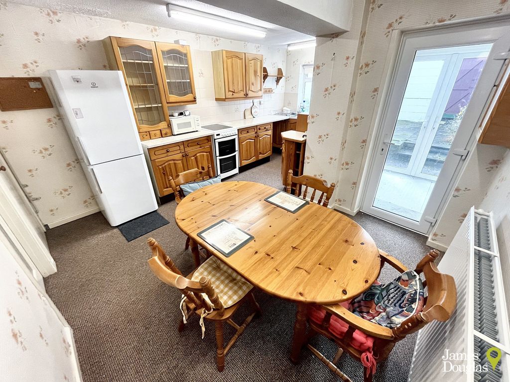 Property photo 2 of 20 Kitdin2