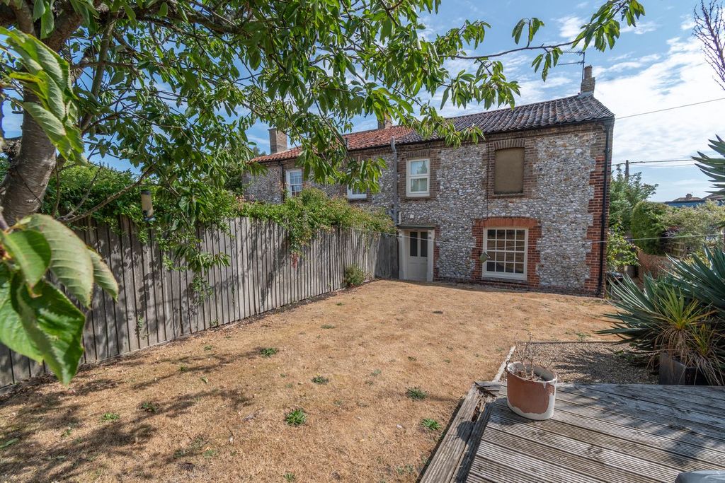 Property photo 2 of 21