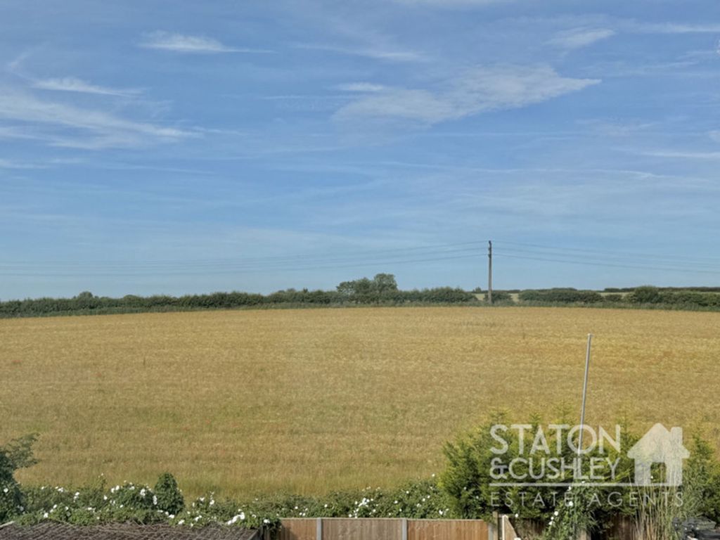 Property photo 2 of 27