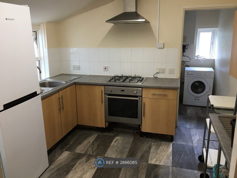 Property photo 2 of 14