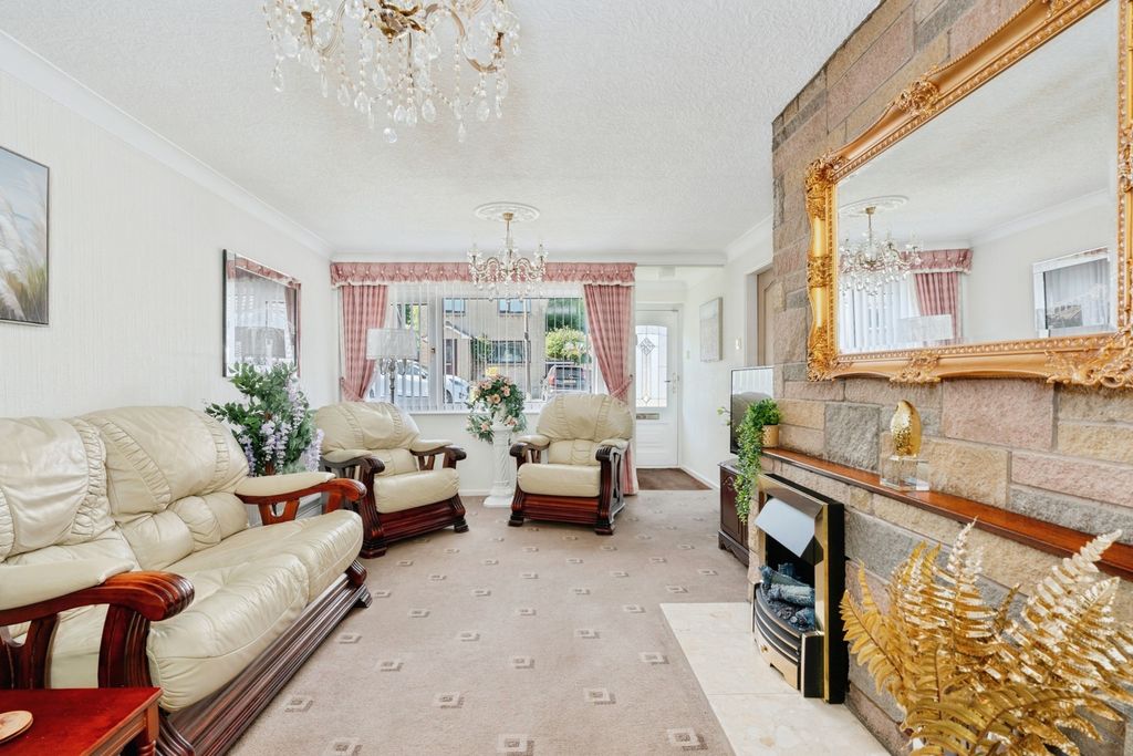 Property photo 3 of 17 Photo