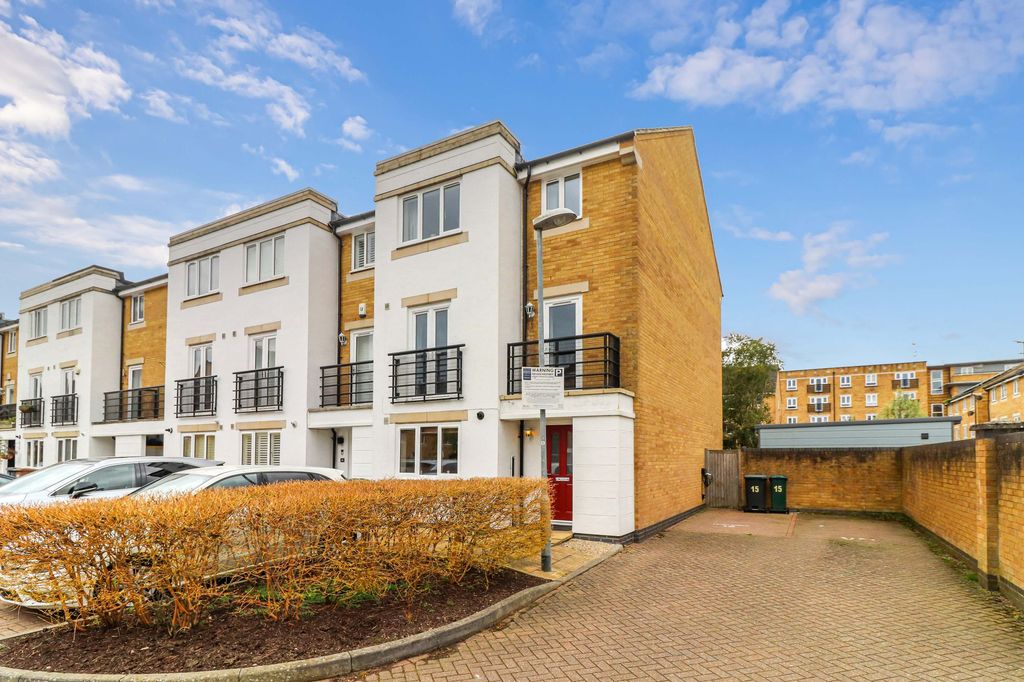 Property photo 1 of 27