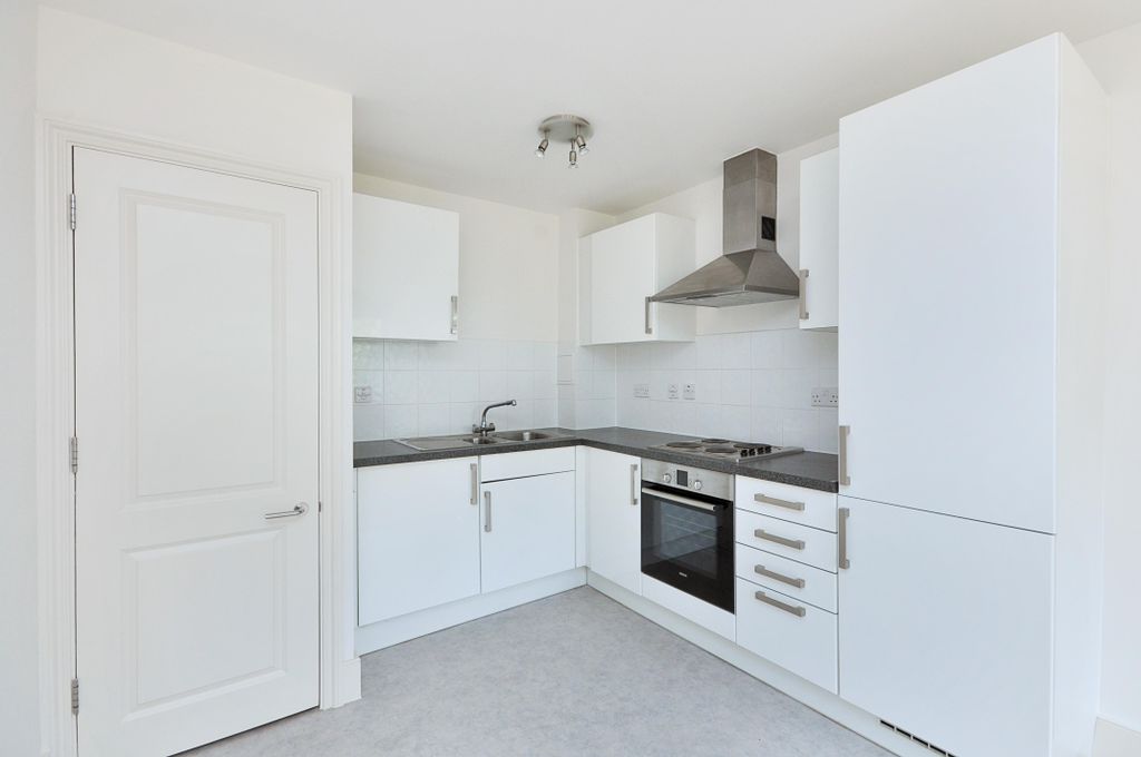 Property photo 2 of 6 Kitchen