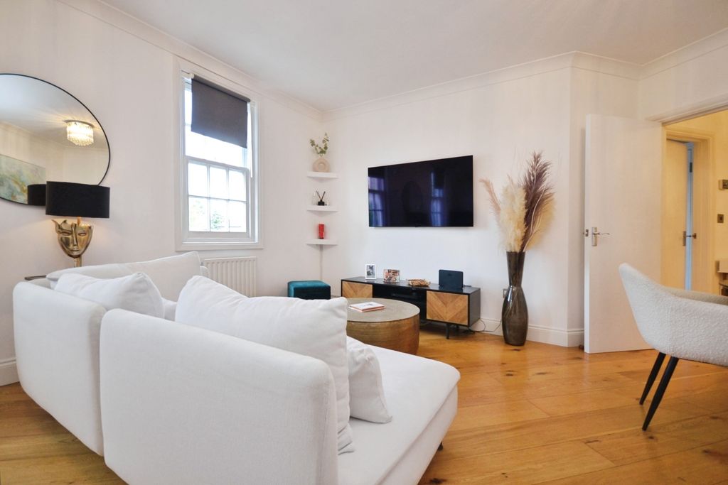 Property photo 2 of 9 Living