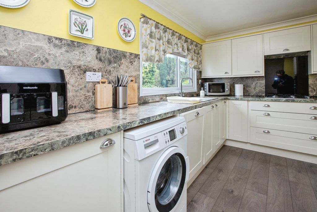 Property photo 3 of 23 Pbox-Img.Jpg