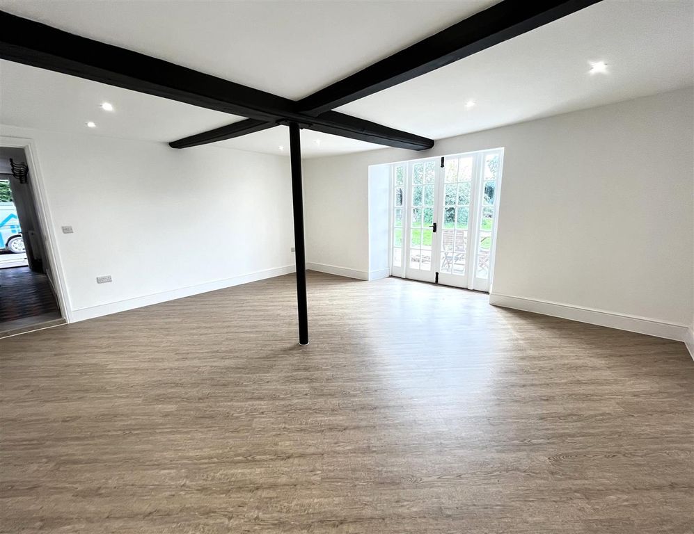 Property photo 3 of 17 Lounge.Jpeg