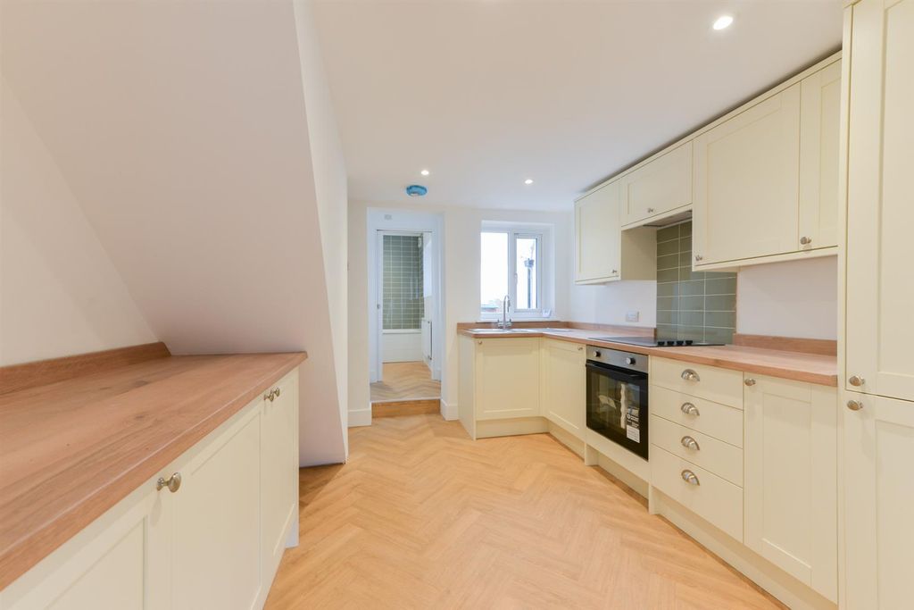 Property photo 2 of 12 Church Street, Burham3.Jpg