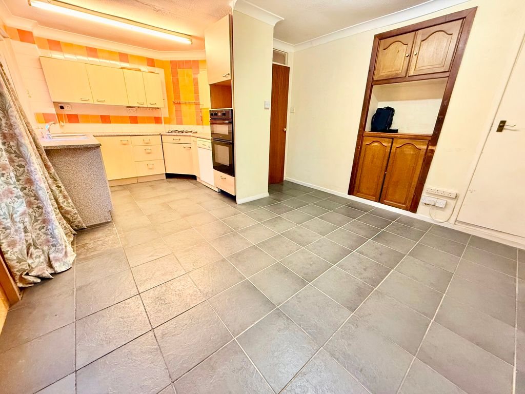 Property photo 2 of 28