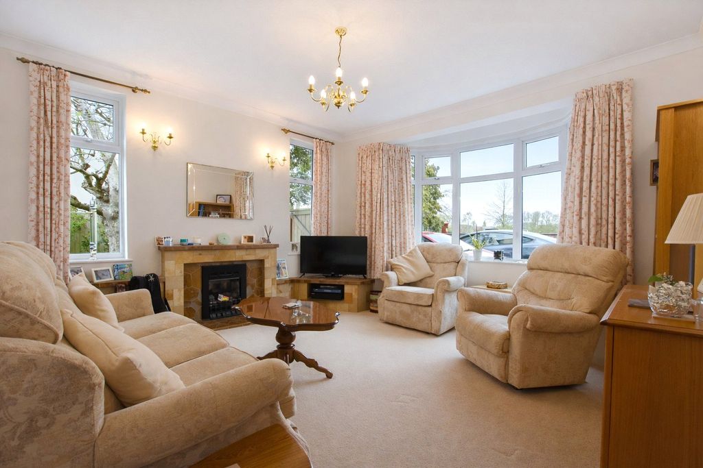 Property photo 3 of 17 Picture No. 10