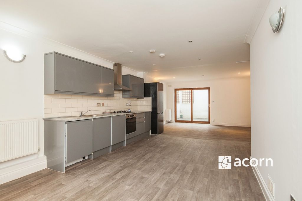 Property photo 3 of 11 ee2855Bf-E1F7-F01...