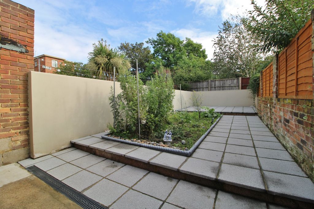 Property photo 3 of 11