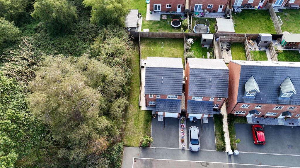 Property photo 3 of 29 Dji_0099.00_28_05_26.Still136.Jpg