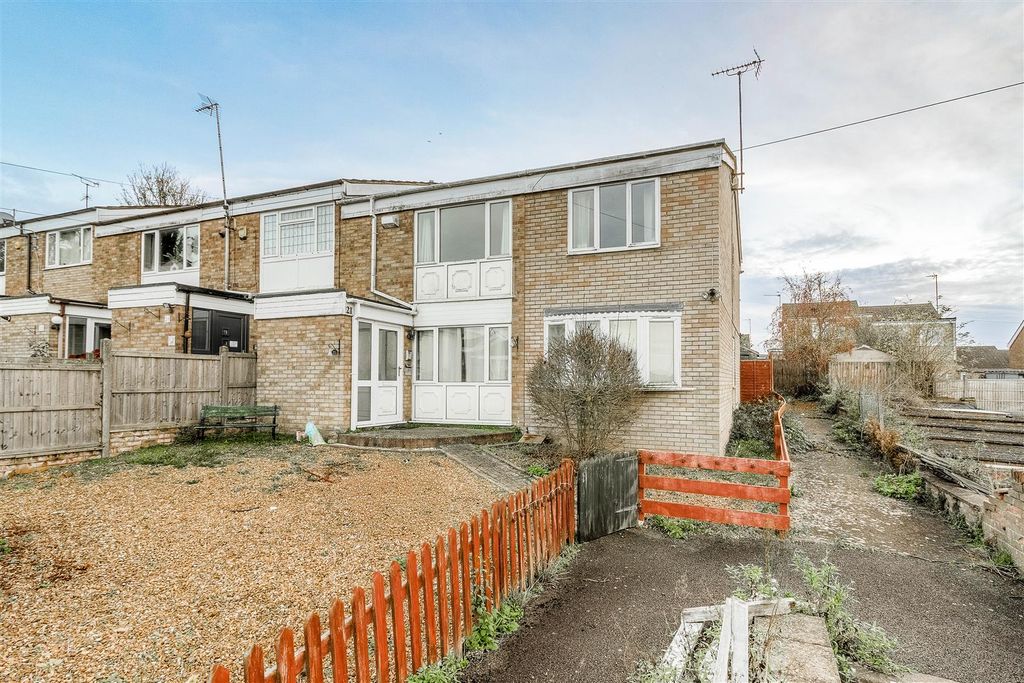 Property photo 2 of 15 Front Garden