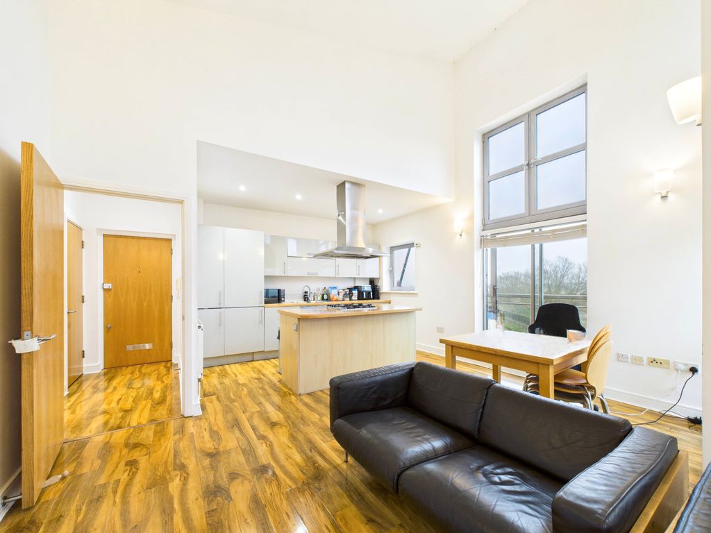 Property photo 2 of 9