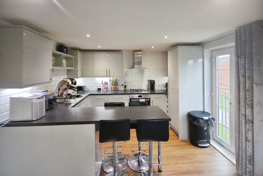 Property photo 3 of 13 Photo #3