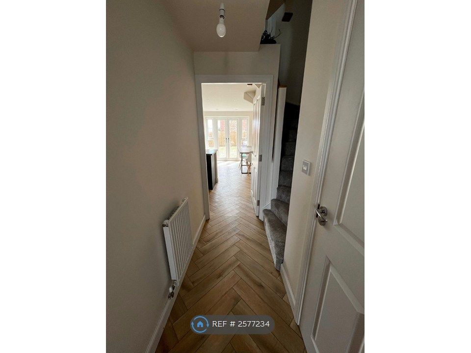 Property photo 3 of 20 Hallway