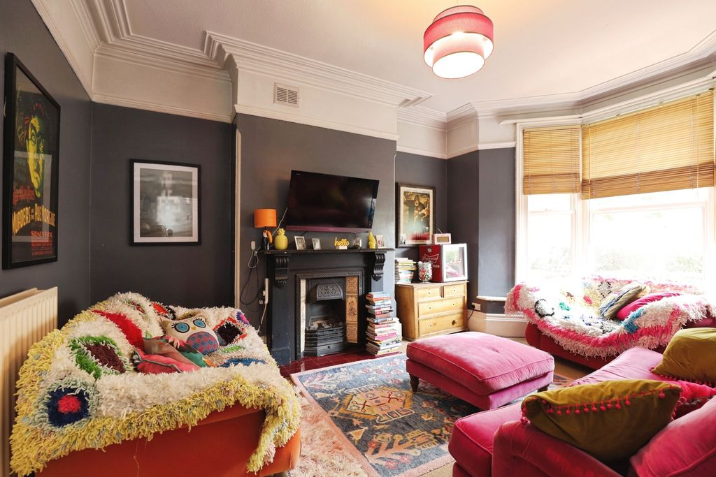 Property photo 3 of 28