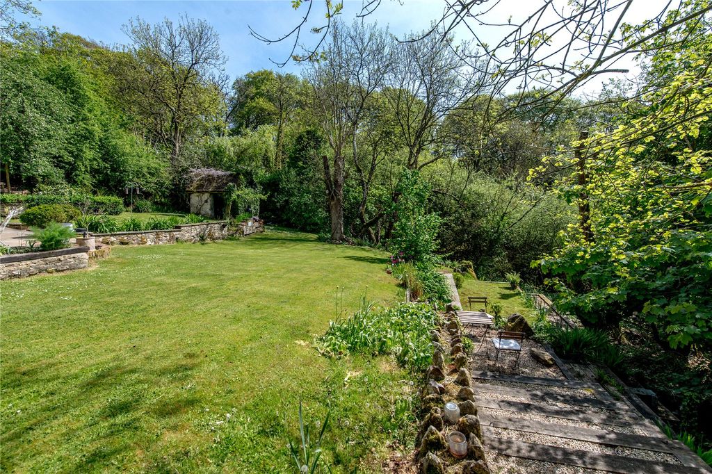 Property photo 2 of 19 Picture No. 14