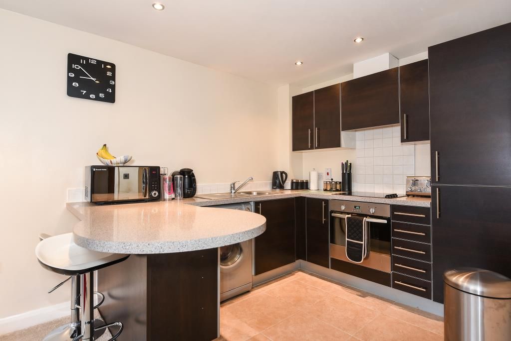 Property photo 3 of 9 Kitchen