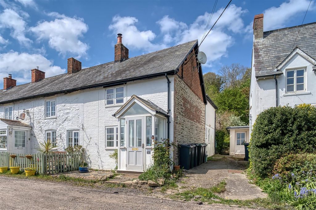 Property photo 1 of 10 Front