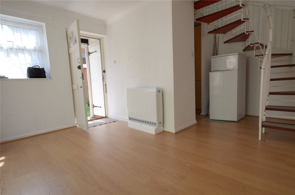 Property photo 2 of 16 Picture No. 17