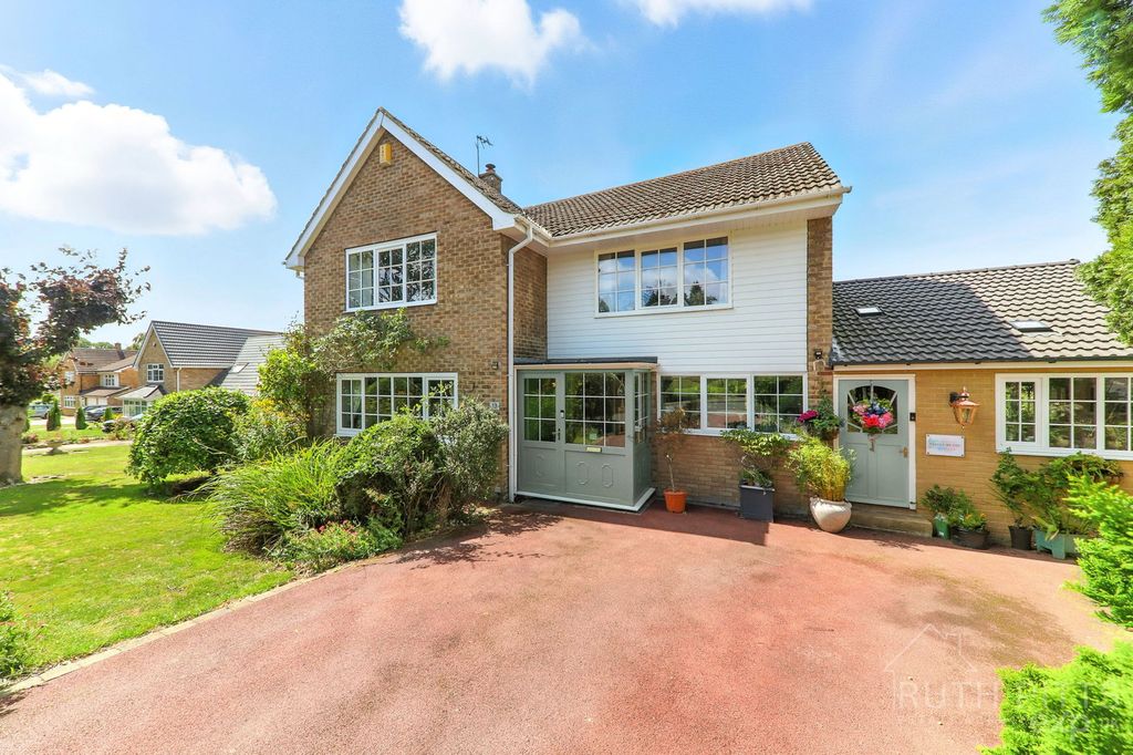 Property photo 2 of 51