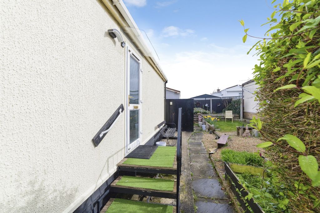 Additional image 13 of 2 bed mobile/park home for saleHillside Park, Limekiln Lane, Baldock SG7