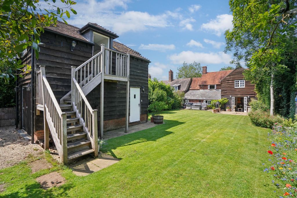 Property photo 2 of 37