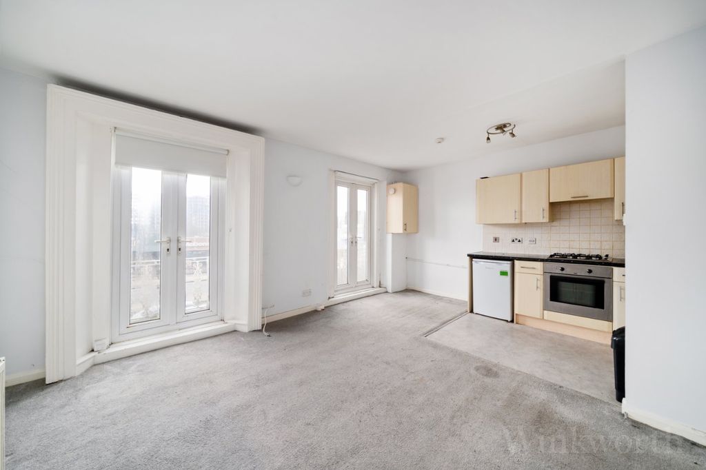 Property photo 3 of 7 Picture No. 10