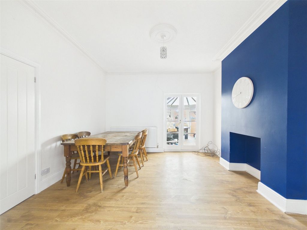 Property photo 2 of 18 Picture No. 07