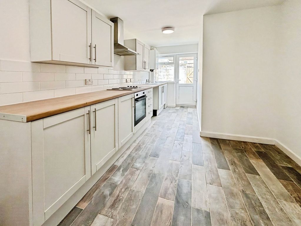 Property photo 2 of 17 Kitchen