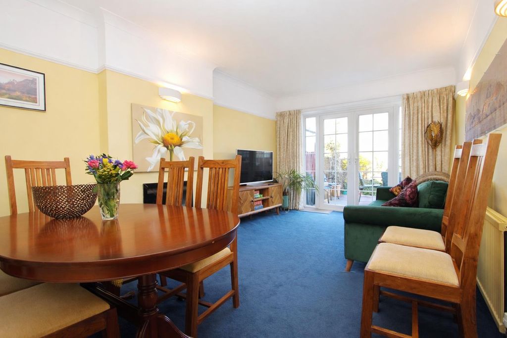 Property photo 2 of 23 Dining1