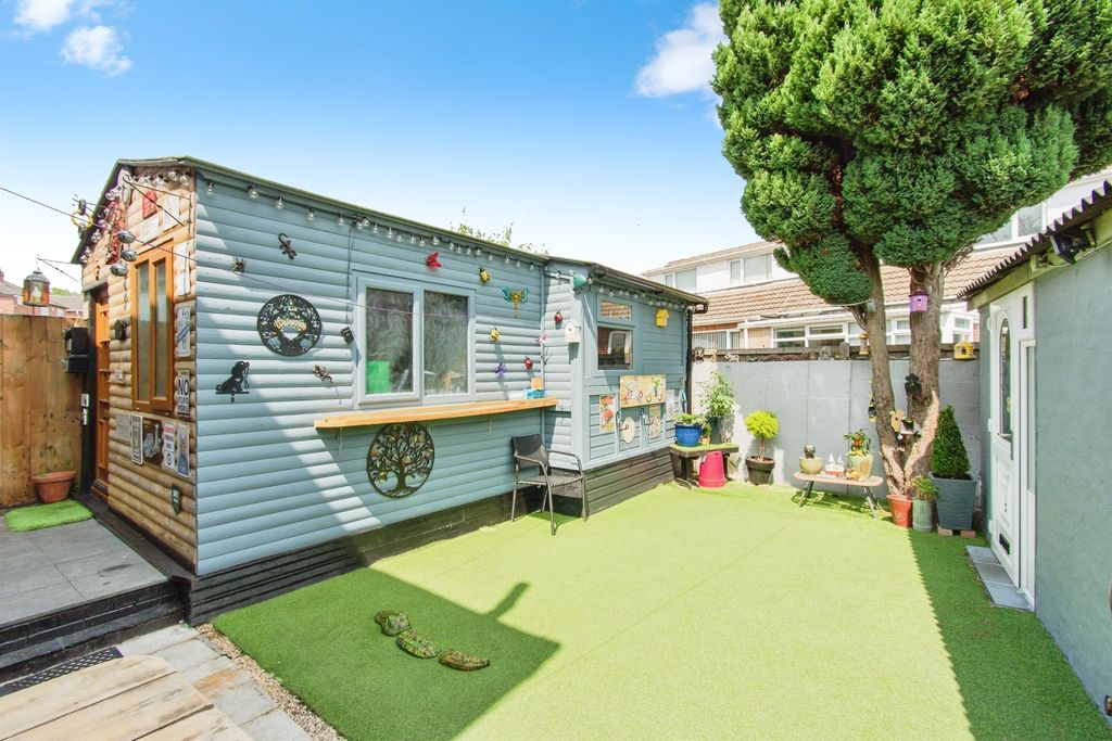 Property photo 3 of 17